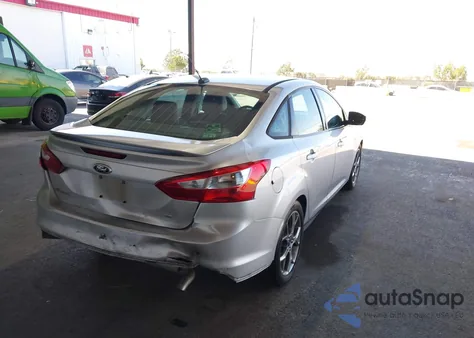 2014 Ford Focus Se z USA, uszkodzony, nr VIN 1FADP3F2XEL139328